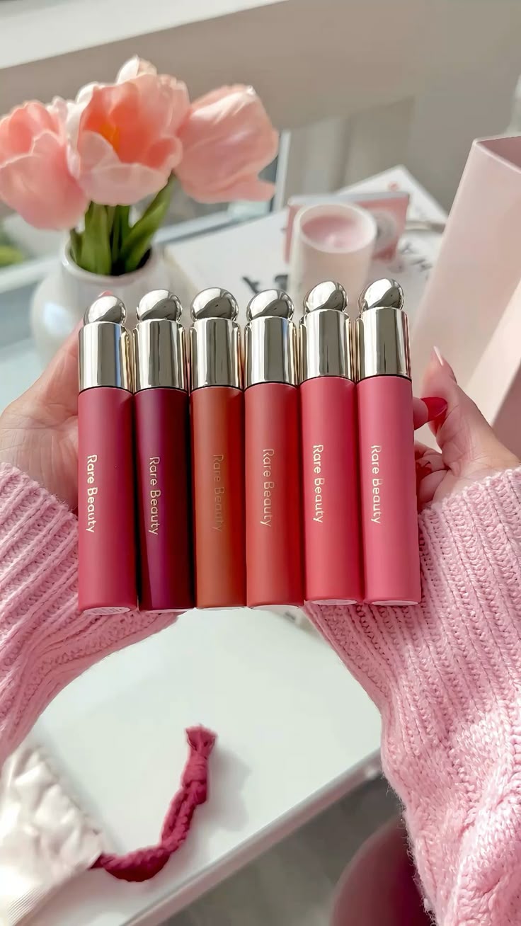 Rare Beauty Stay Vulnerable Gloss – High-Shine & Lightweight Comfort