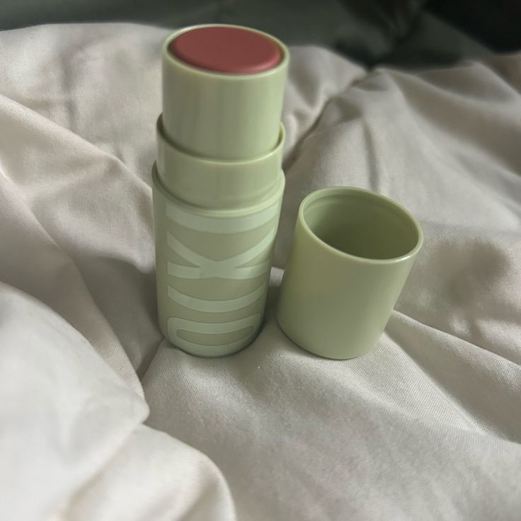 Pixi Hydra Lip Treat – Hydrating Lip Balm with Nourishing Tint & Shine