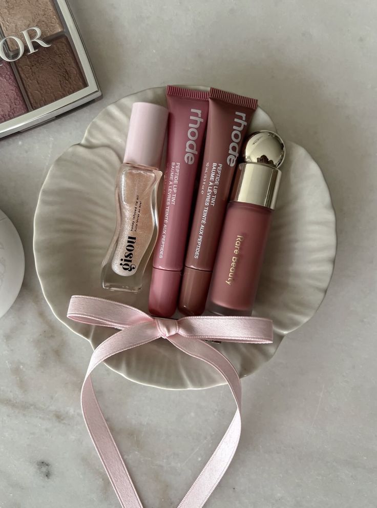 Beauty Glow Trio – Gisou Lip Oil, Rhode Lip Tint & Rare Beauty Blush