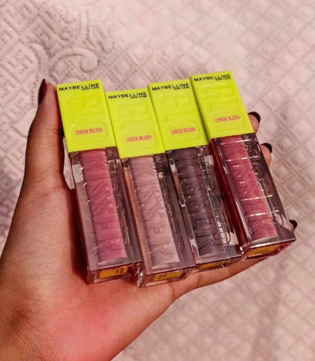 Maybelline Lip Gloss – High Shine, Non-Sticky & Hydrating Finish.