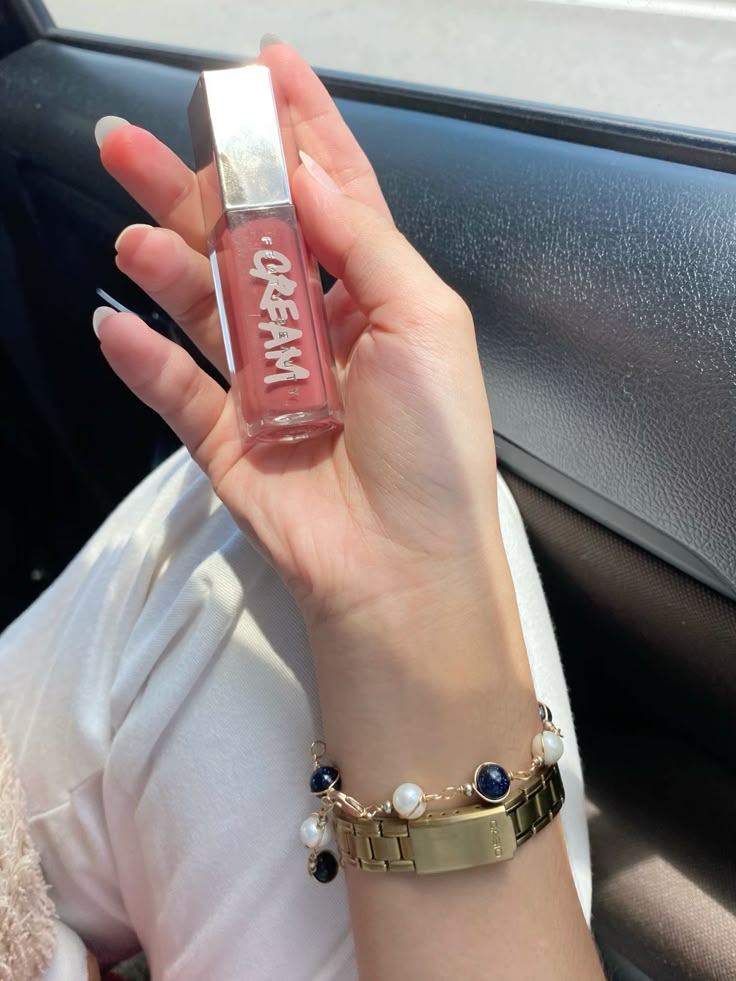 Fenty Beauty Gloss Bomb – Universal Lip Luminizer