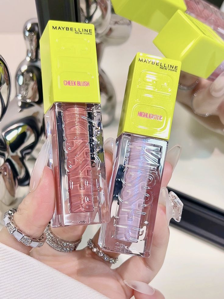Maybelline Lip Gloss – High Shine Hydrating Formula