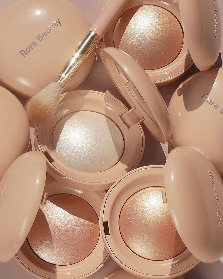 Rare Beauty Silky Radiance Powder Highlighter – Weightless Glow.