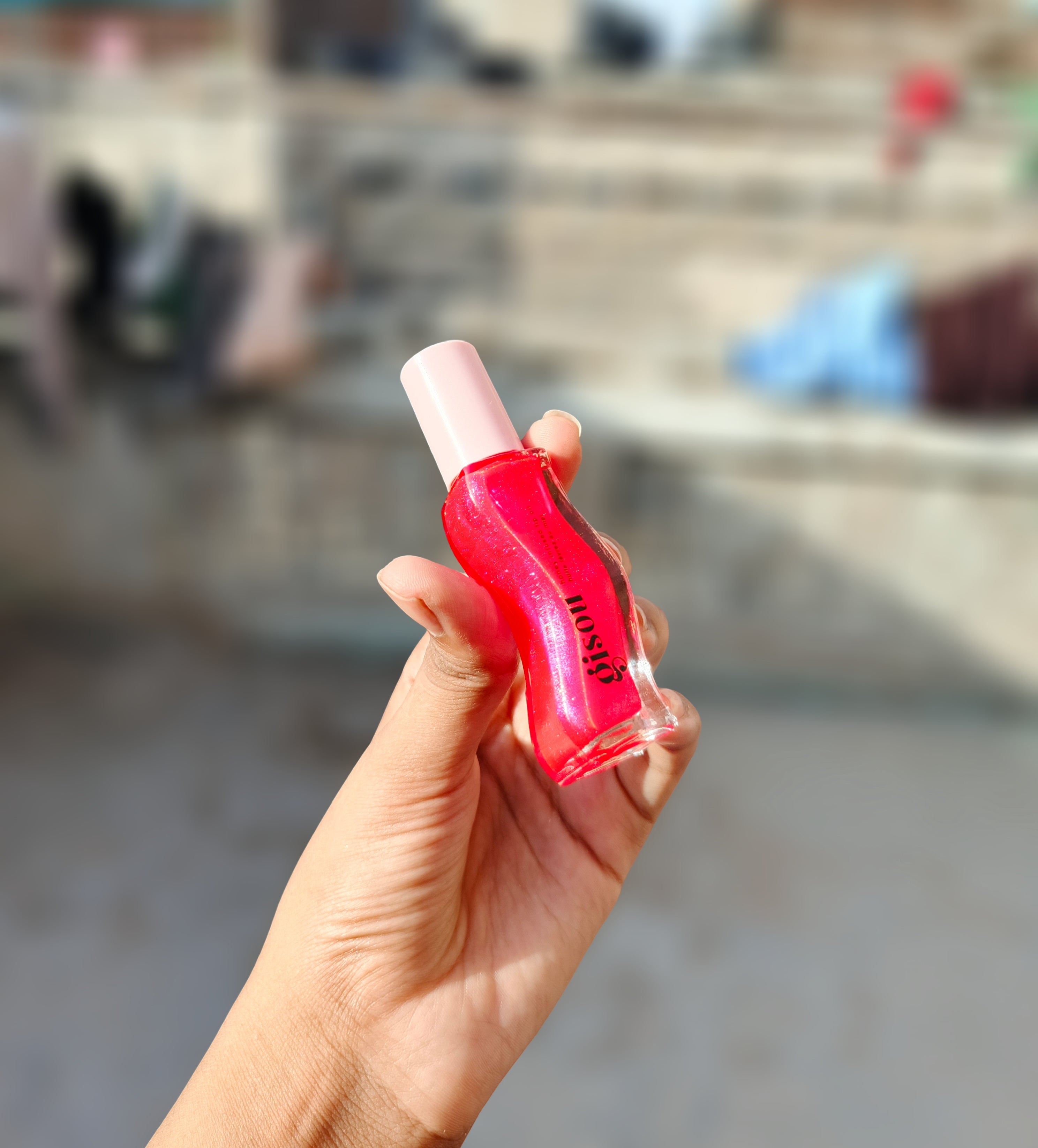 Gisou Lip Oil – Hydrating Lip Treatment | Non-Sticky Glossy Finish for Smooth & Nourished Lips