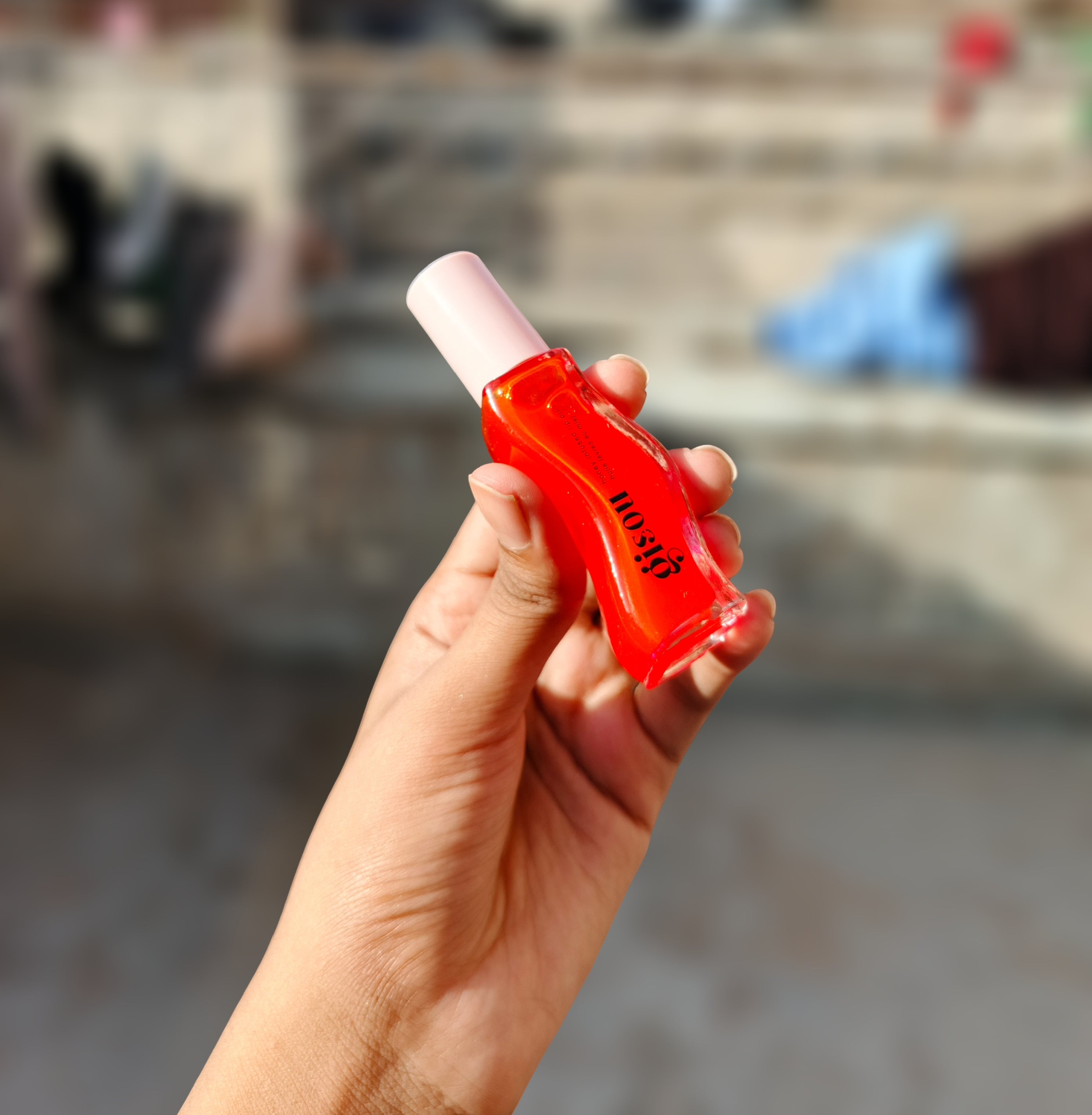 Gisou Lip Oil – Hydrating Lip Treatment | Non-Sticky Glossy Finish for Smooth & Nourished Lips