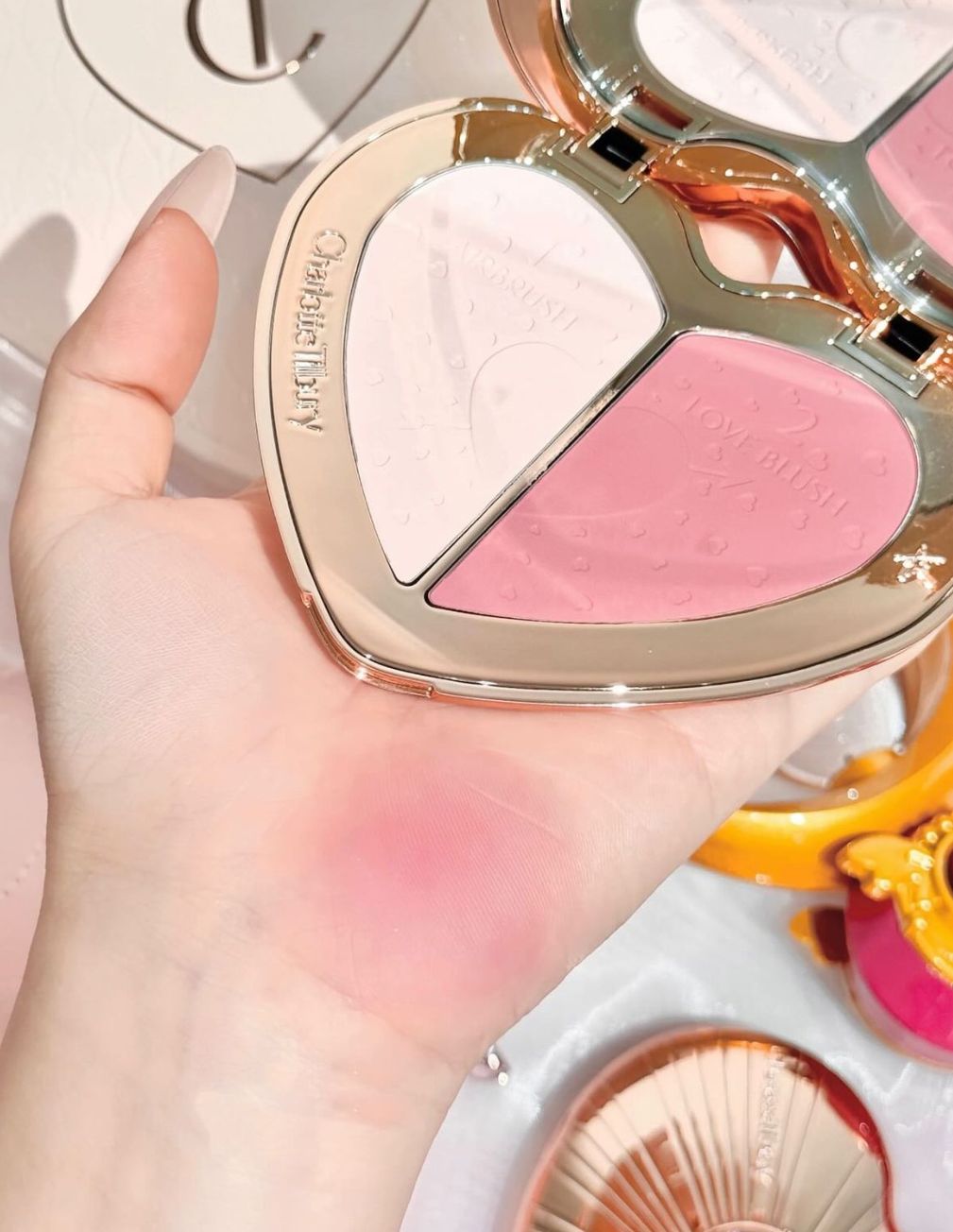 Charlotte Tilbury Beauty Soulmates Palette – Blush & Face powder Duo for Radiant Finish(Get Free Delivery & Gifts🎁)