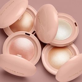 Rare Beauty Silky Radiance Powder Highlighter – Weightless Glow.