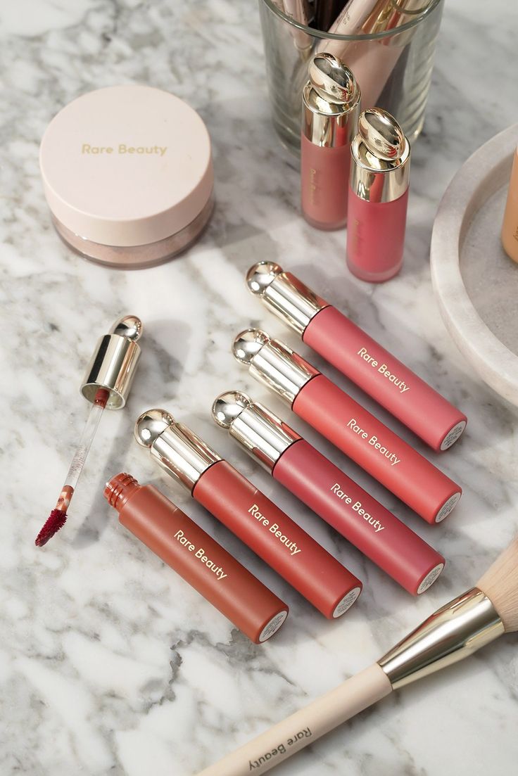 Rare Beauty Stay Vulnerable Gloss – High-Shine & Lightweight Comfort