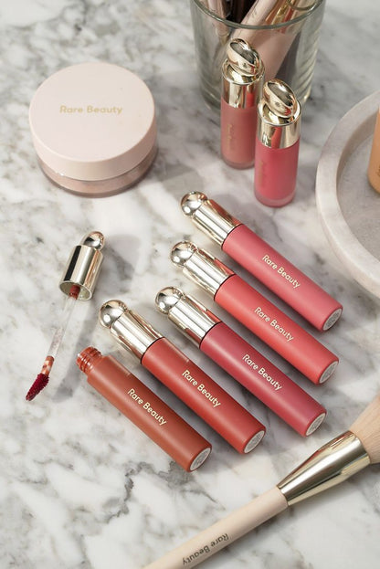 Rare Beauty Stay Vulnerable Gloss – High-Shine & Lightweight Comfort