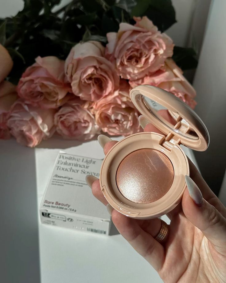 Rare Beauty Silky Radiance Powder Highlighter – Weightless Glow.