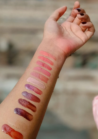 Maybelline Lip Gloss – High Shine, Non-Sticky & Hydrating Finish.