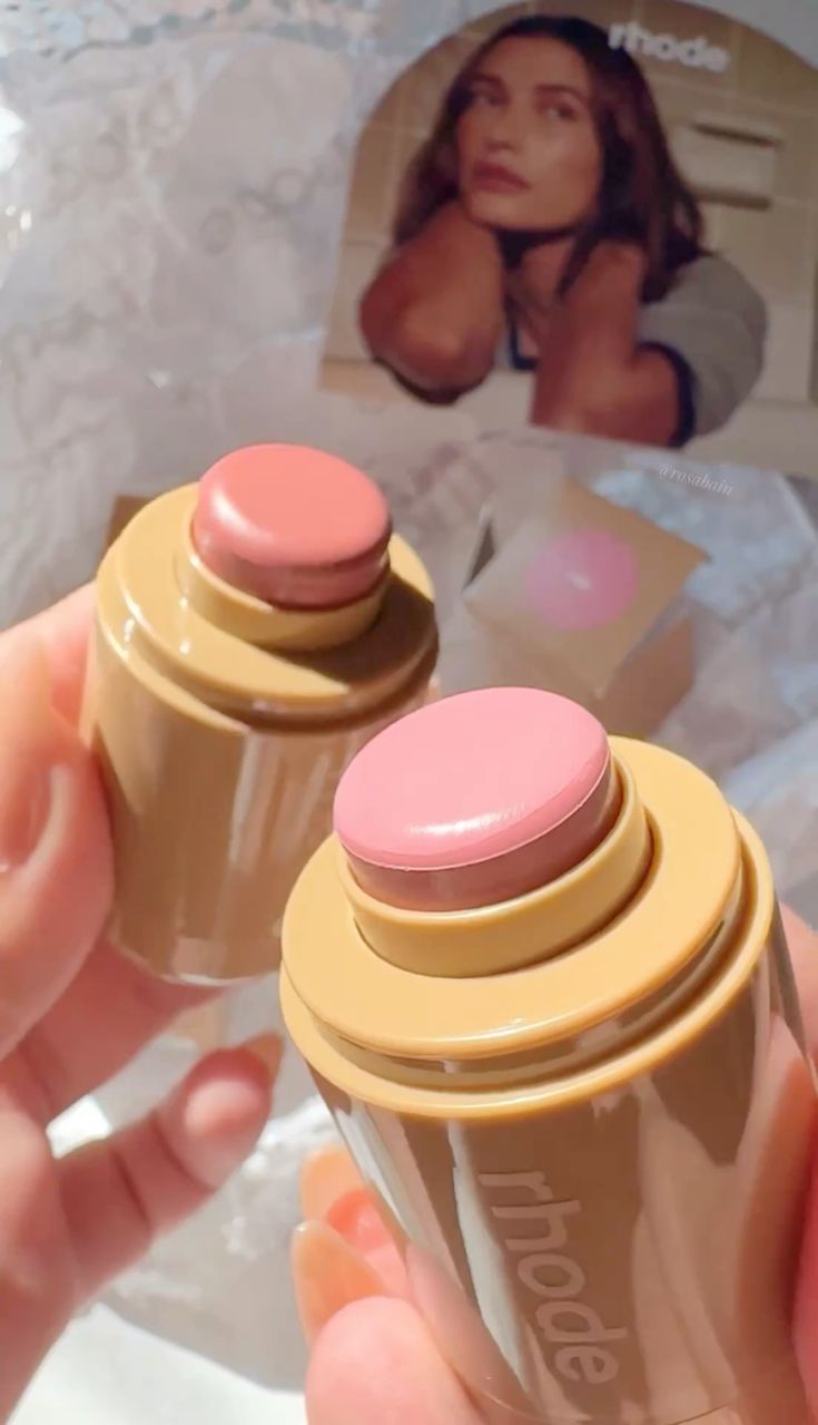 Rhode Pocket Blush – Creamy, Buildable Color for a Natural Flush