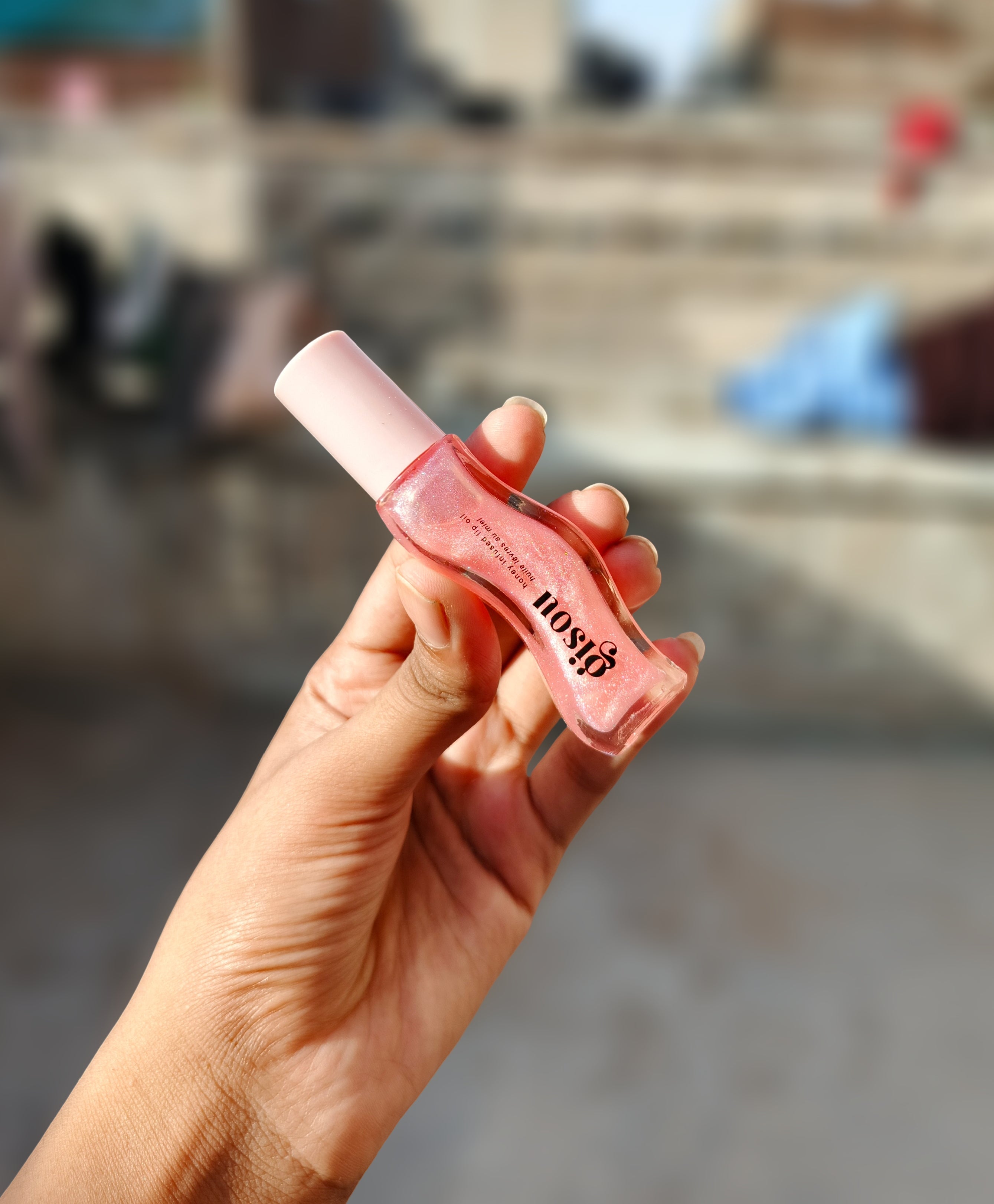 Gisou Lip Oil – Hydrating Lip Treatment | Non-Sticky Glossy Finish for Smooth & Nourished Lips